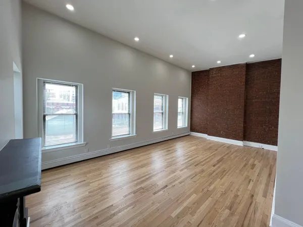 $5,400 | 48 Bright Street, Unit 4, Jersey City, NJ 07302