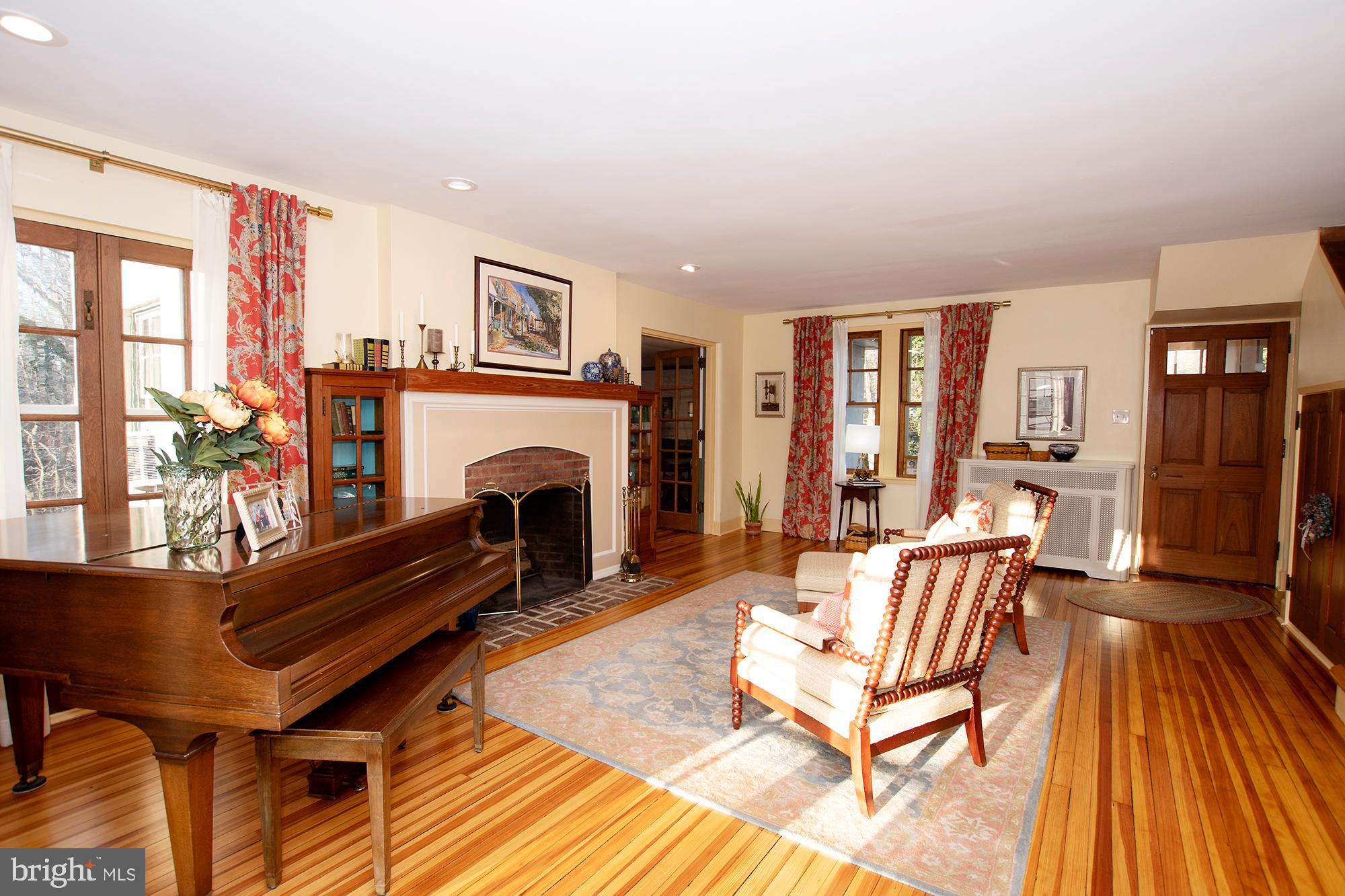 270 South Ridley Creek Road Media, PA 19063 - Photo 12 of 71 Living room