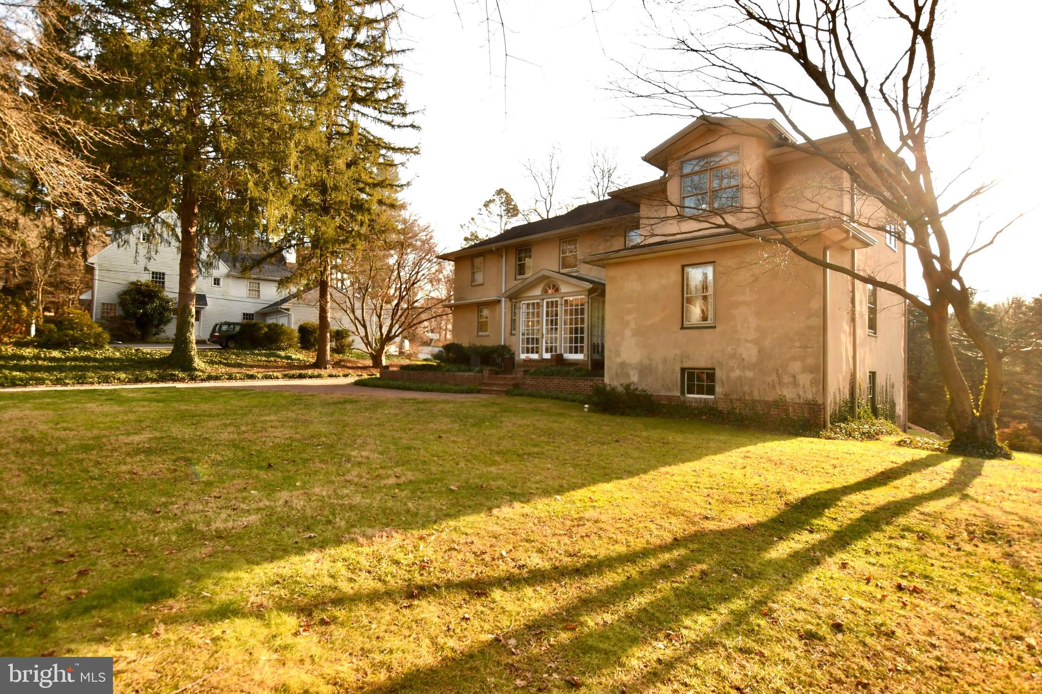 270 South Ridley Creek Road Media, PA 19063 - Photo 4 of 71 Spacious front and side yards
