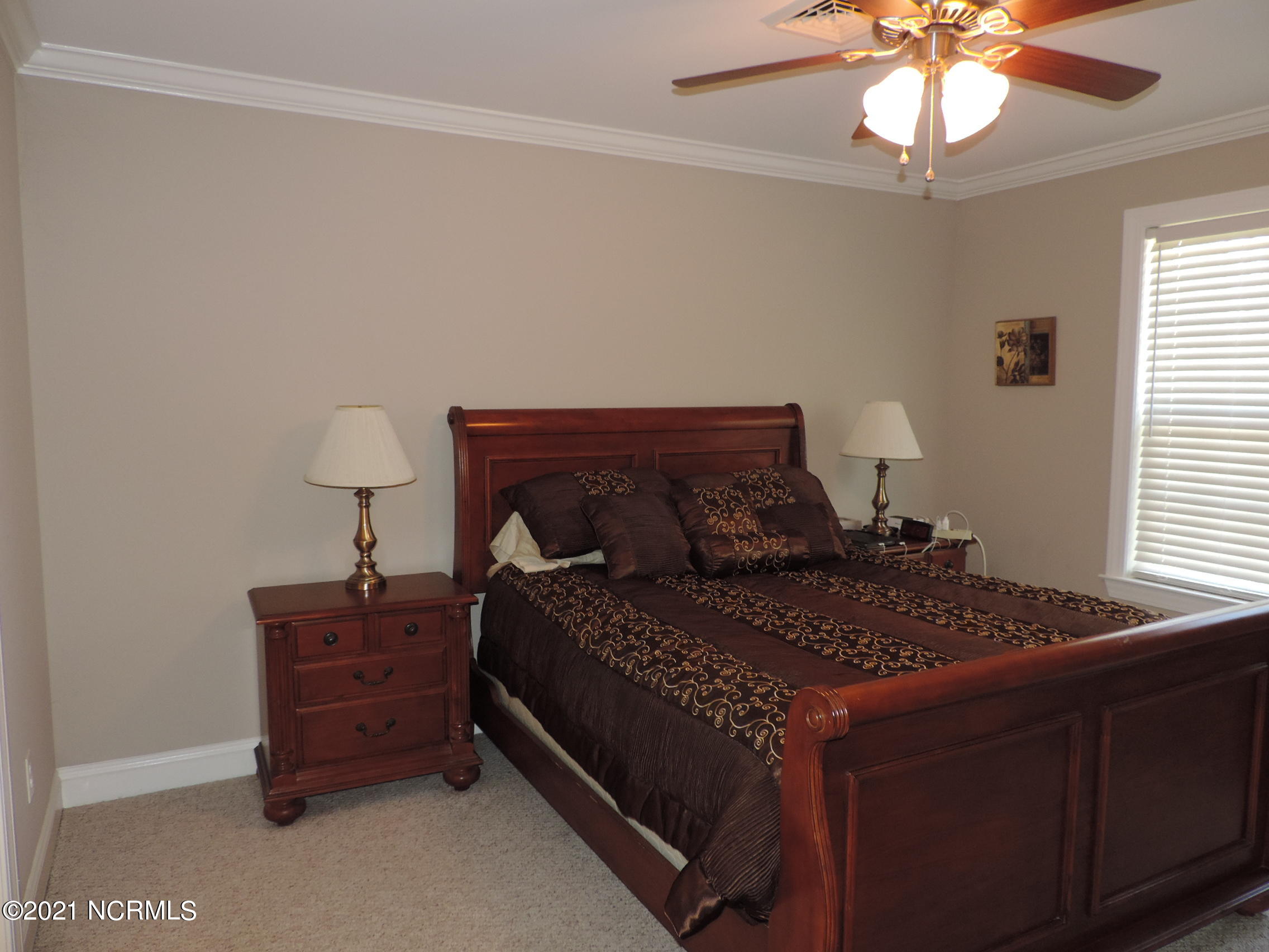138 Pine Cove Road New Bern, NC 28562 - Photo 14 of 26 master bedroom w/WIC