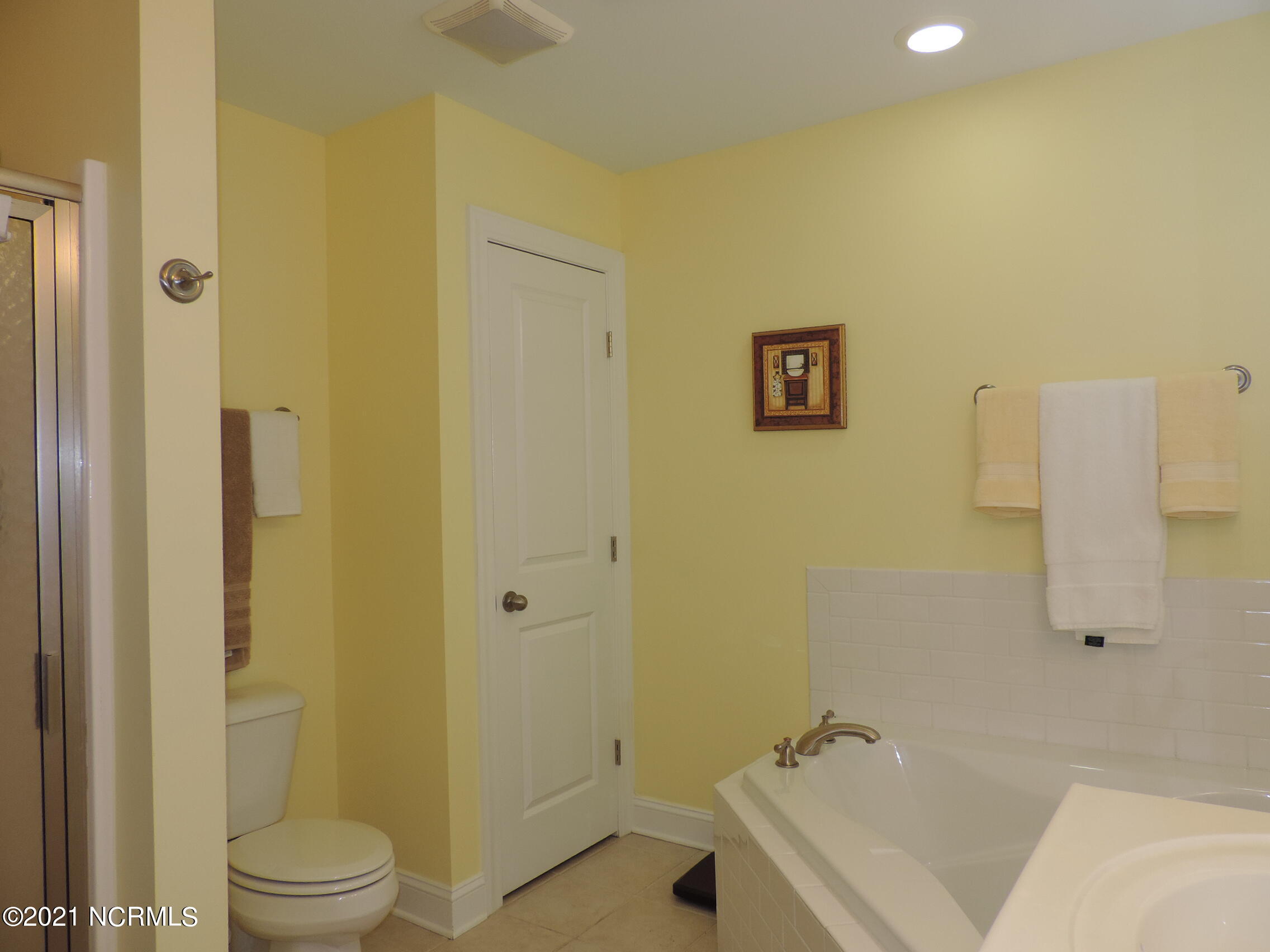 138 Pine Cove Road New Bern, NC 28562 - Photo 17 of 26 master with stand-along shower