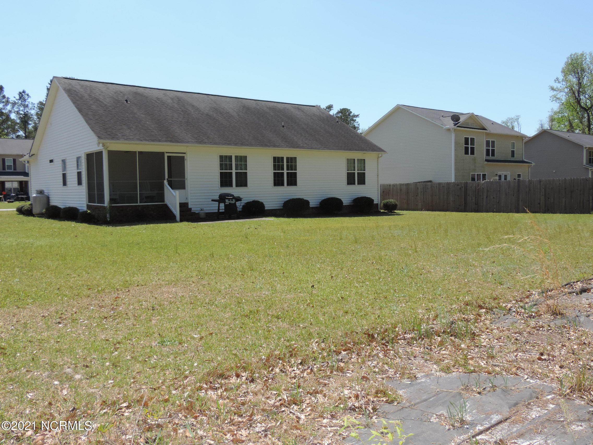 138 Pine Cove Road New Bern, NC 28562 - Photo 24 of 26 back yard