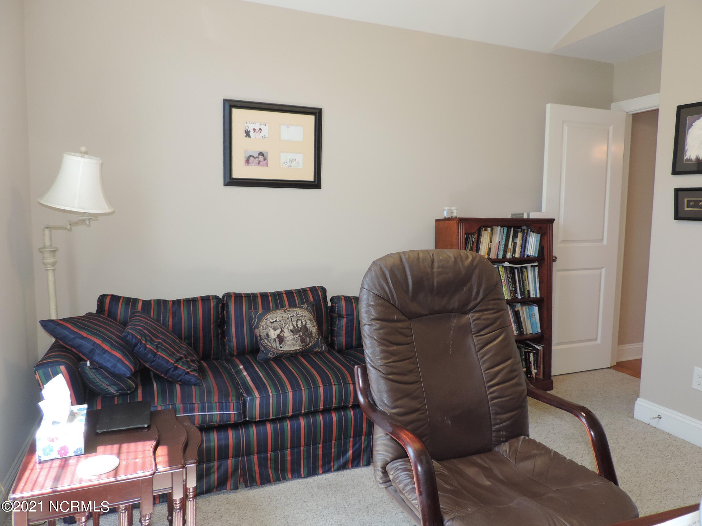 138 Pine Cove Road New Bern, NC 28562 - Photo 4 of 26 DSCN9304