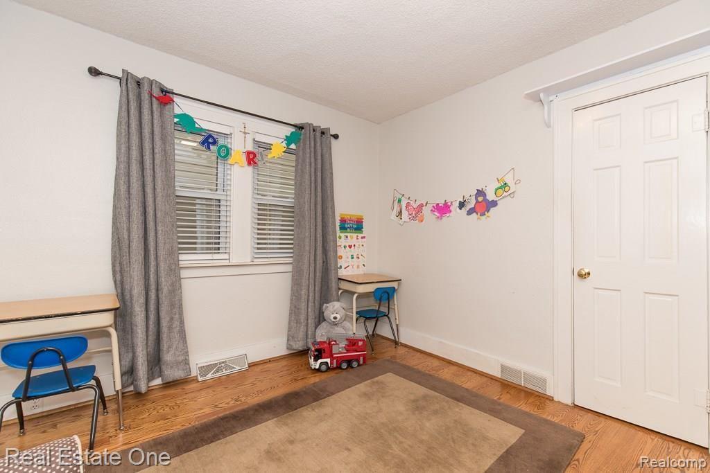 153 Terry Avenue Rochester, MI 48307 - Photo 23 of 36
