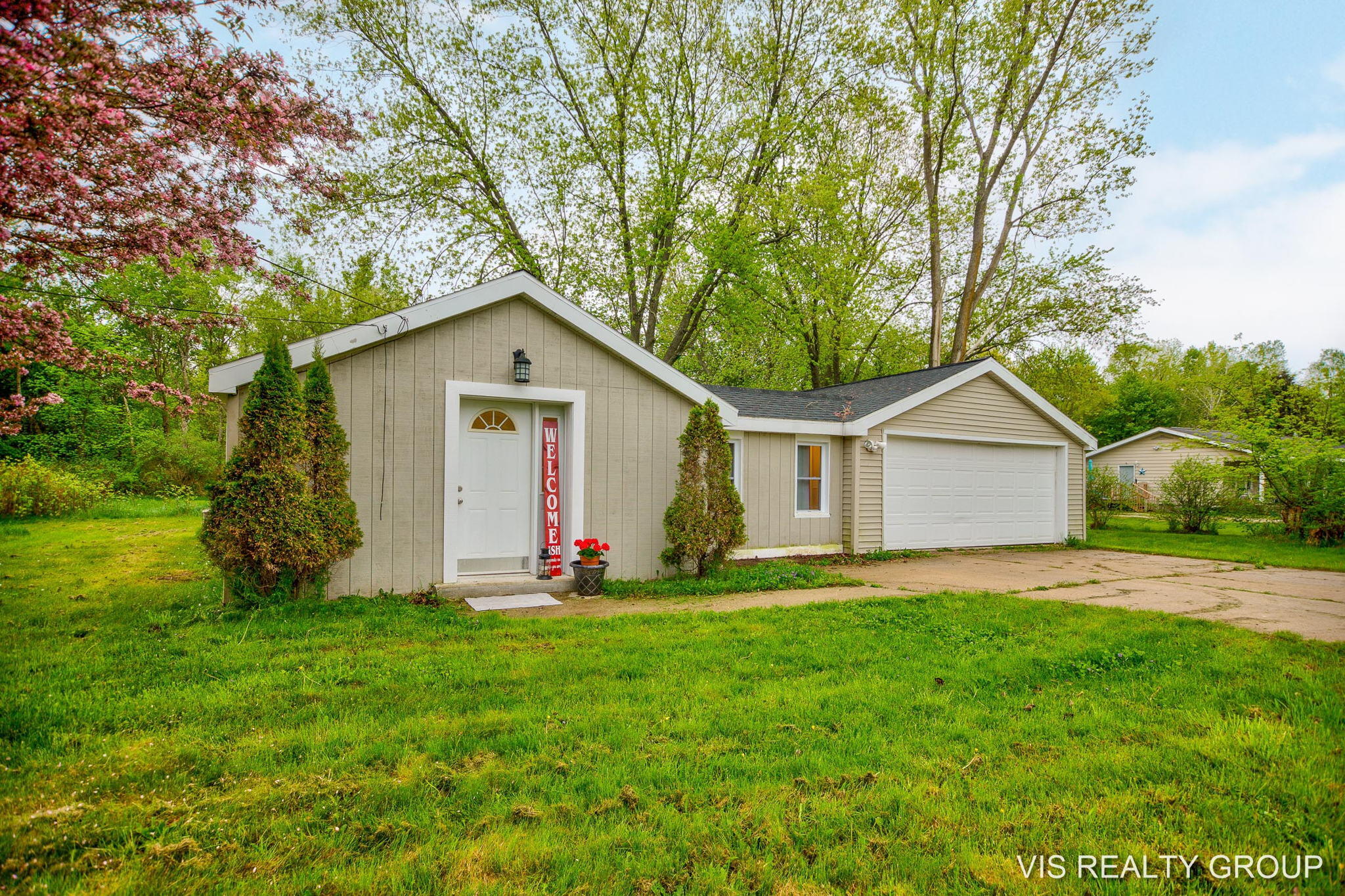 709 Wilson Road Spring Lake, MI 49456 - Photo 3 of 35 3-web-or-mls-709 Wilson Rd, Spring Lake-