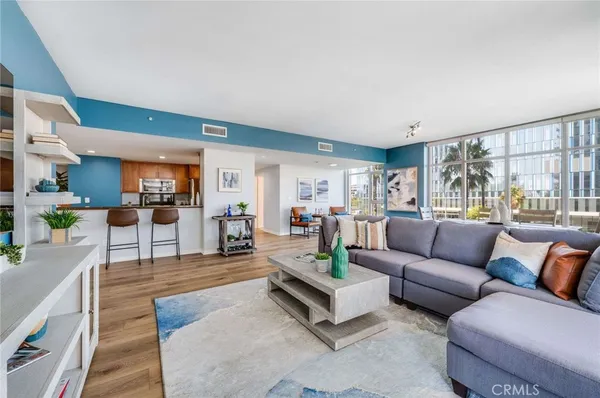 $700,000 | 400 West Ocean Boulevard, Unit 206, Long Beach, CA 90802