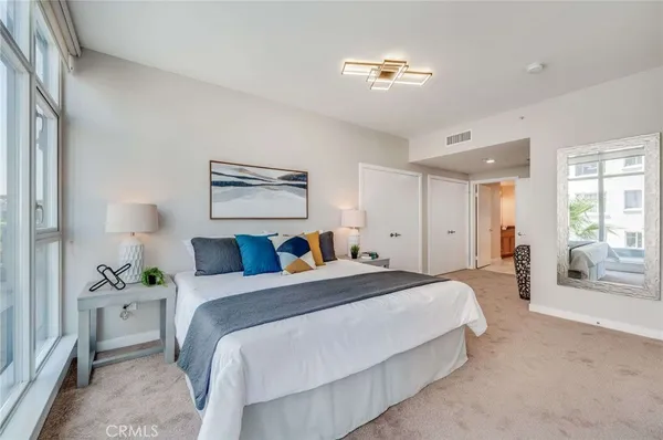 $700,000 | 400 West Ocean Boulevard, Unit 206, Long Beach, CA 90802