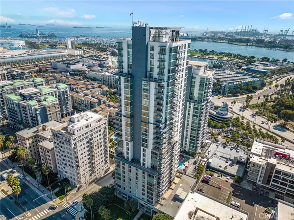 $700,000 | 400 West Ocean Boulevard, Unit 206, Long Beach, CA 90802