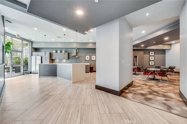 $700,000 | 400 West Ocean Boulevard, Unit 206, Long Beach, CA 90802