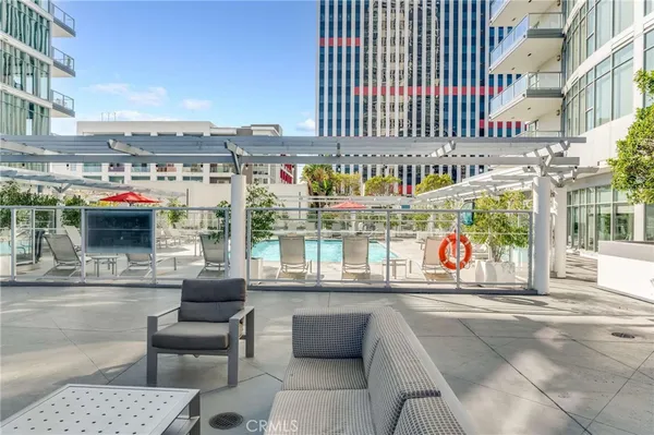 $700,000 | 400 West Ocean Boulevard, Unit 206, Long Beach, CA 90802