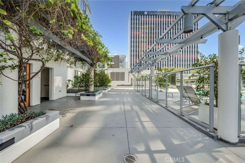 400 West Ocean Boulevard, Unit 206 Long Beach, CA 90802 - Photo 40 of 48 a view of a pathway with a patio
