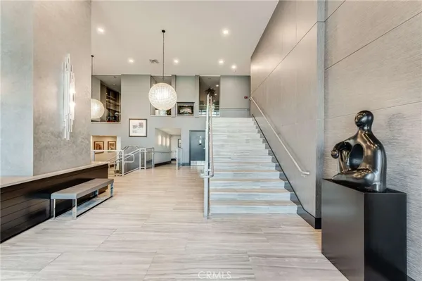 $700,000 | 400 West Ocean Boulevard, Unit 206, Long Beach, CA 90802