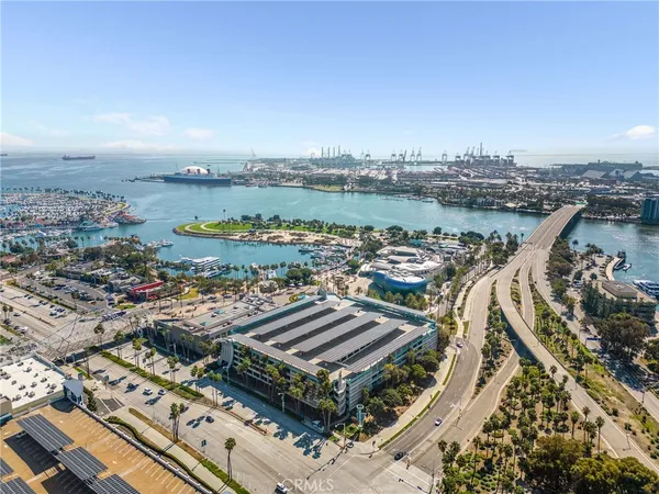 $700,000 | 400 West Ocean Boulevard, Unit 206, Long Beach, CA 90802