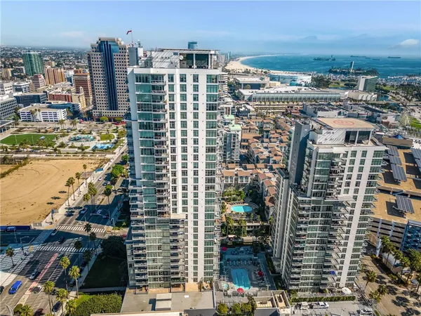 $700,000 | 400 West Ocean Boulevard, Unit 206, Long Beach, CA 90802