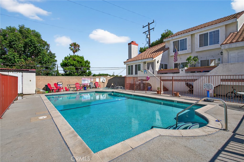2720 Gramercy Avenue, Unit 5 Torrance, CA 90501 - Photo 33 of 35 a view of building and outdoor space