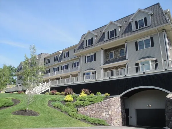 $3,500 | 255 Winter Street, Unit 307, Waltham, MA 02451