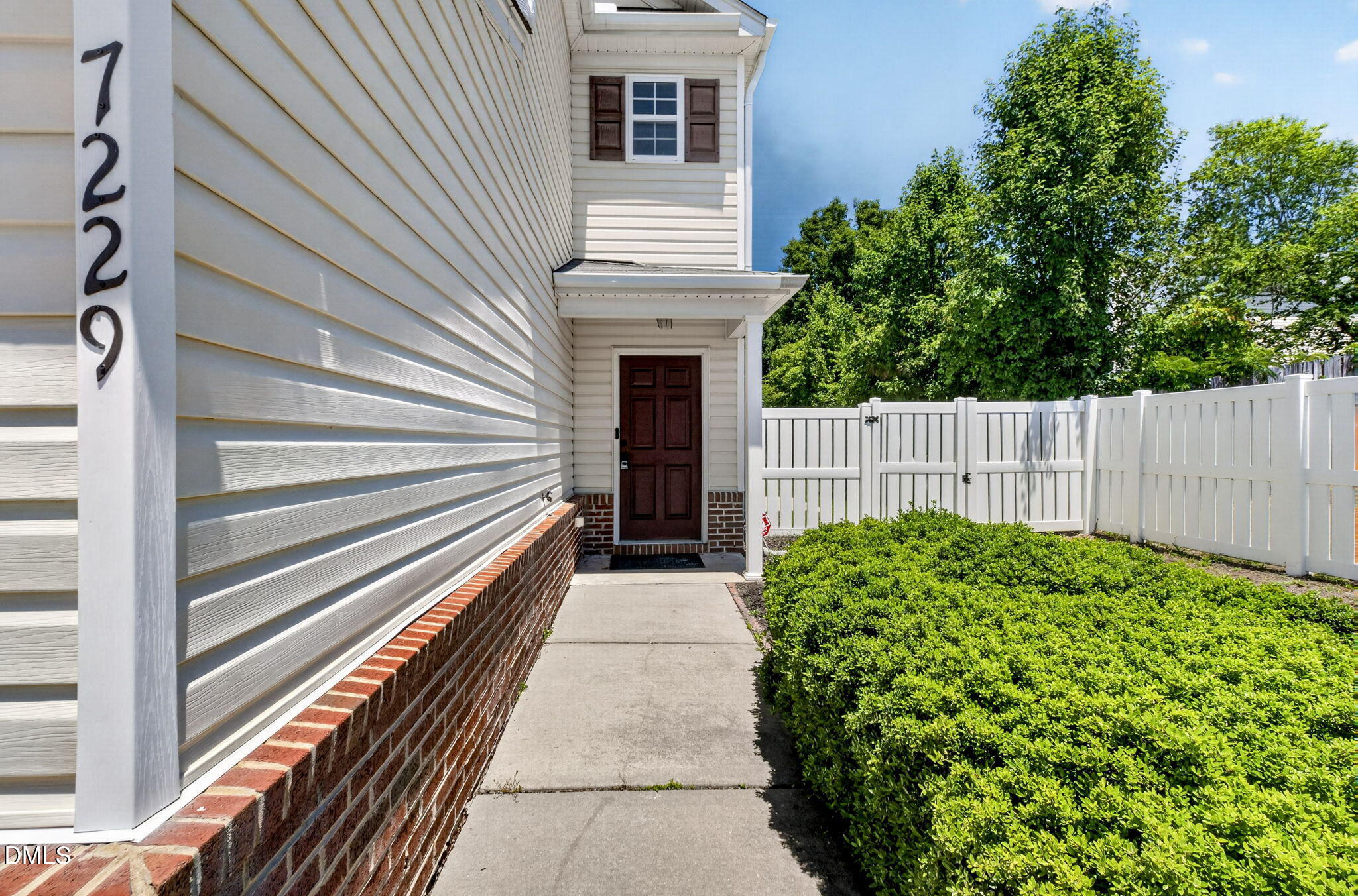 7229 Lowell Ridge Road Raleigh, NC 27616 - Photo 4 of 28 4-web-or-mls-7729 Lowell Ridge Road -4