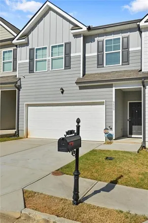 $1,900 | 3405 Endurance Court, College Park, GA 30349
