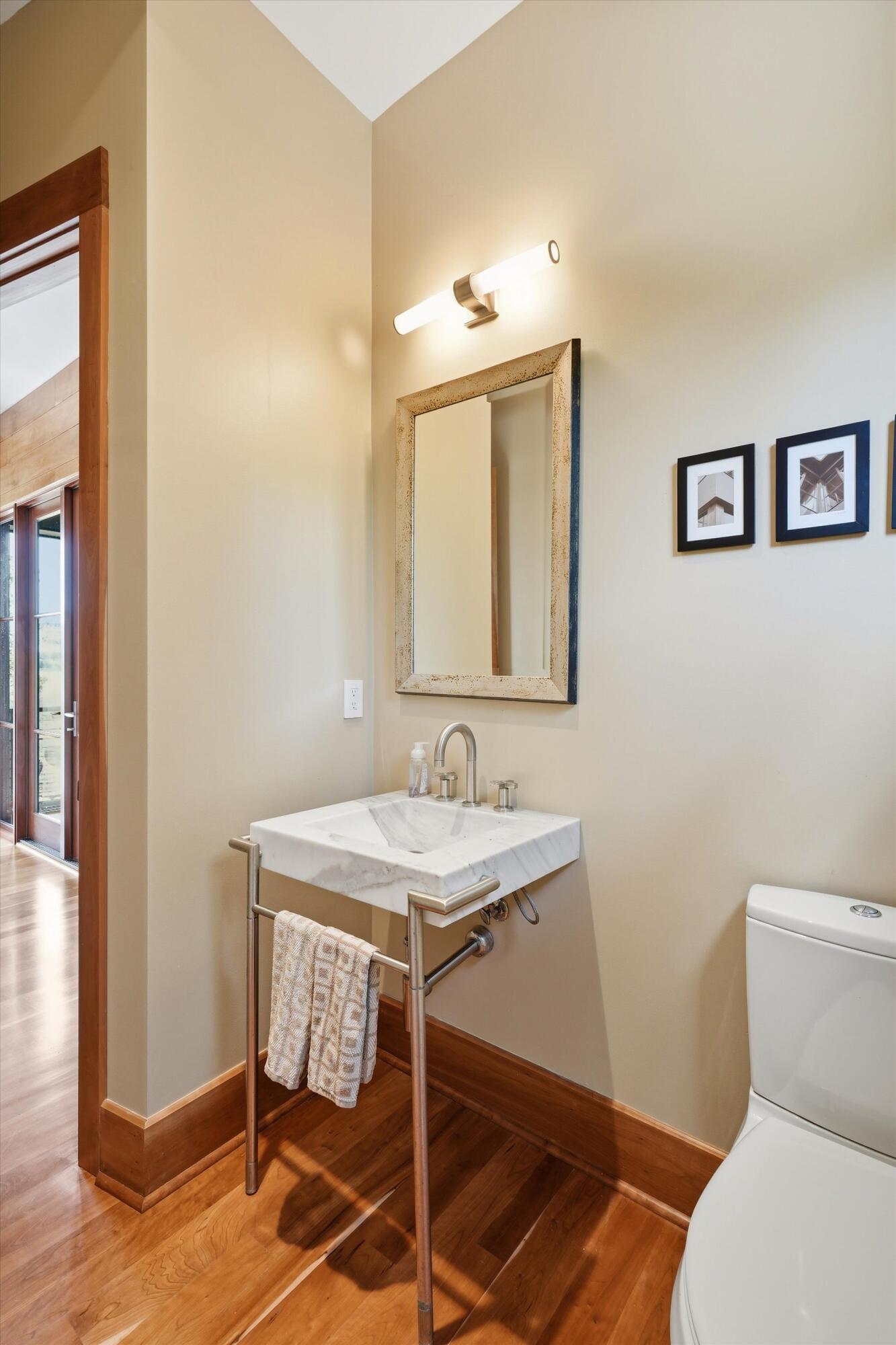 2415 Rice Pond Road Charleston, SC 29414 - Photo 26 of 73 Powder room