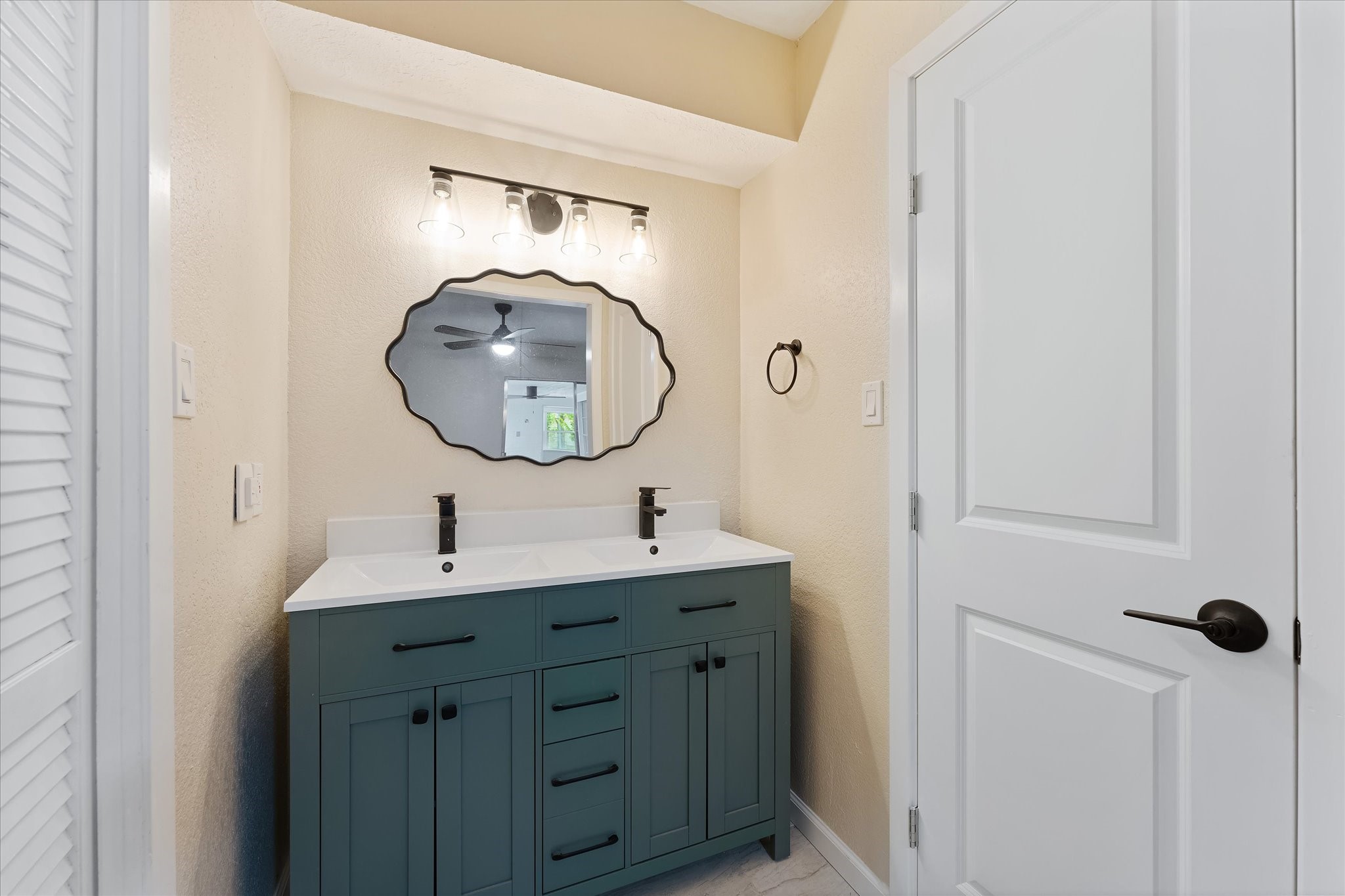 9863 Swan Court Conroe, TX 77385 - Photo 16 of 23