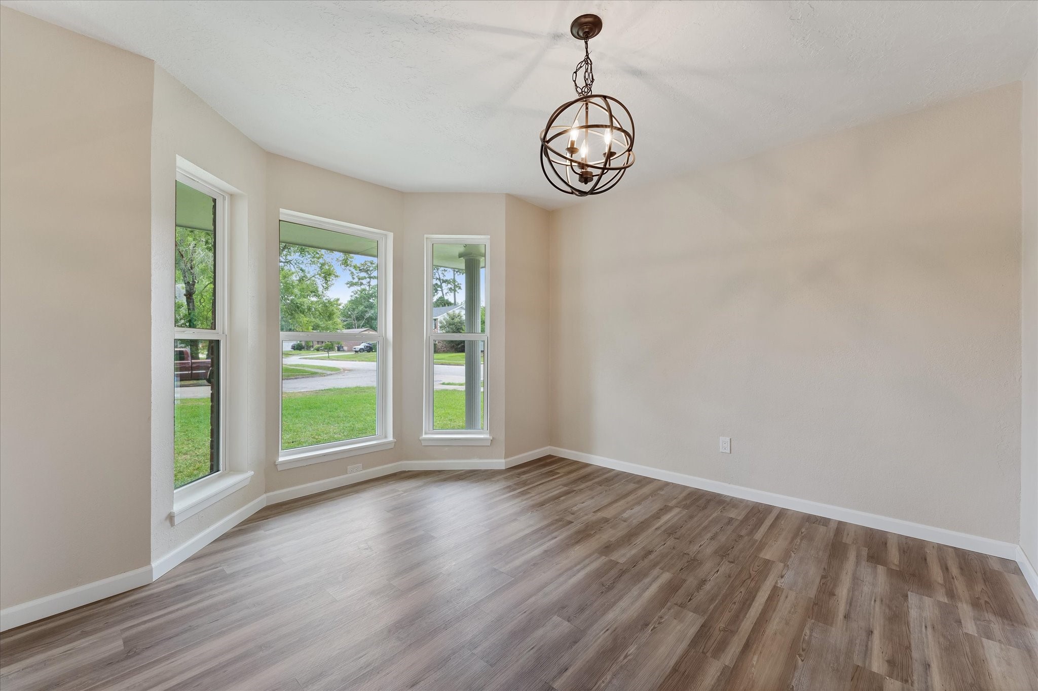 9863 Swan Court Conroe, TX 77385 - Photo 5 of 23