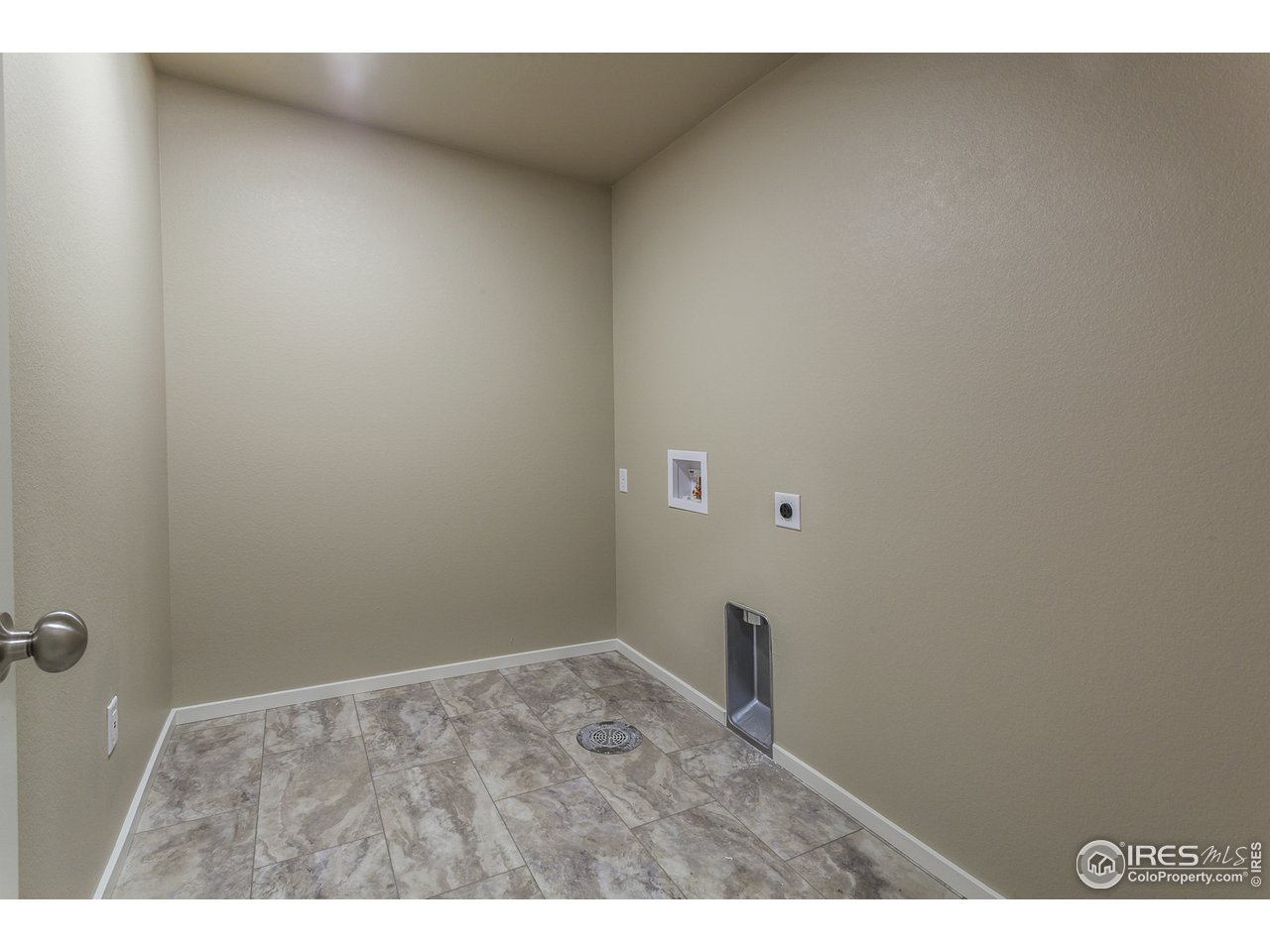 6609 4th St Road, Unit 3 Greeley, CO 80634 - Photo 22 of 28 EXAMPLE PHOTO: LAUNDRY