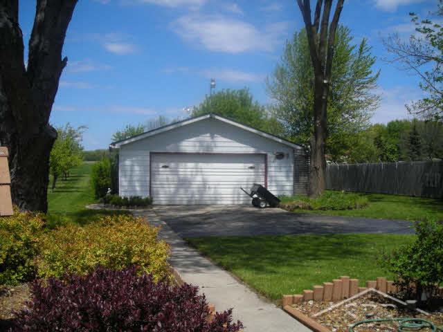 1072 West Curtis Road Saginaw, MI 48601 - Photo 3 of 7 20043496-2.JPG