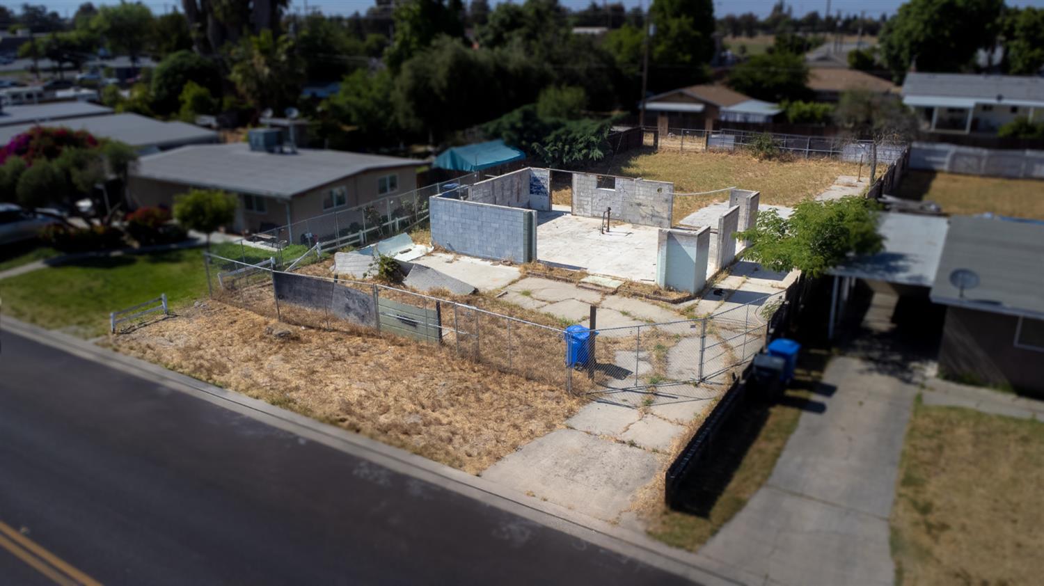 125 Hedstrom Road Turlock, CA 95382 - Photo 2 of 11 an aerial view of a house with garden space and lake view