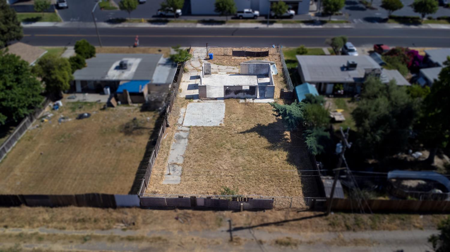 125 Hedstrom Road Turlock, CA 95382 - Photo 6 of 11 a view of building with outdoor seating