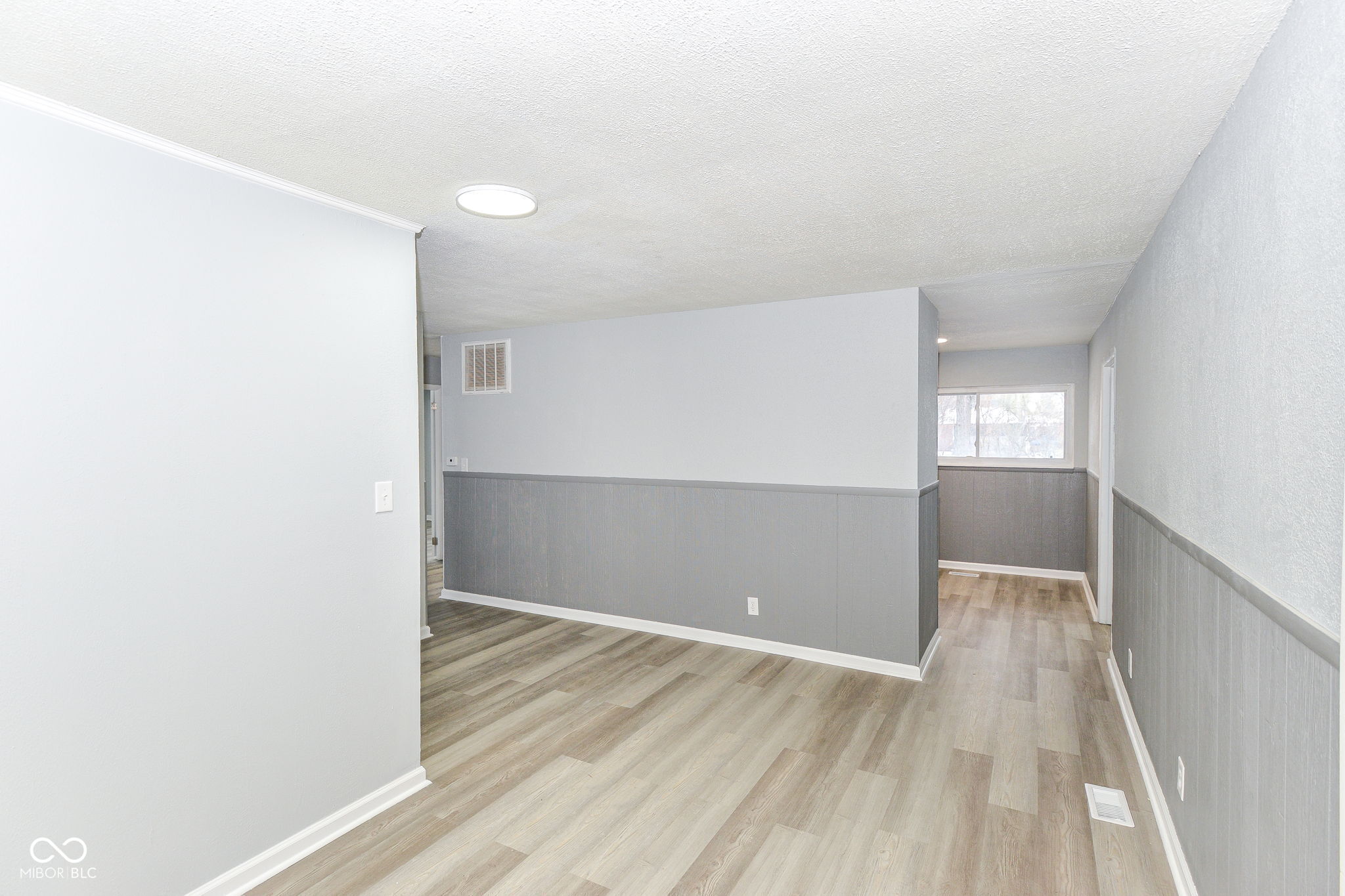 2625 Sickle Road Indianapolis, IN 46219 - Photo 2 of 29