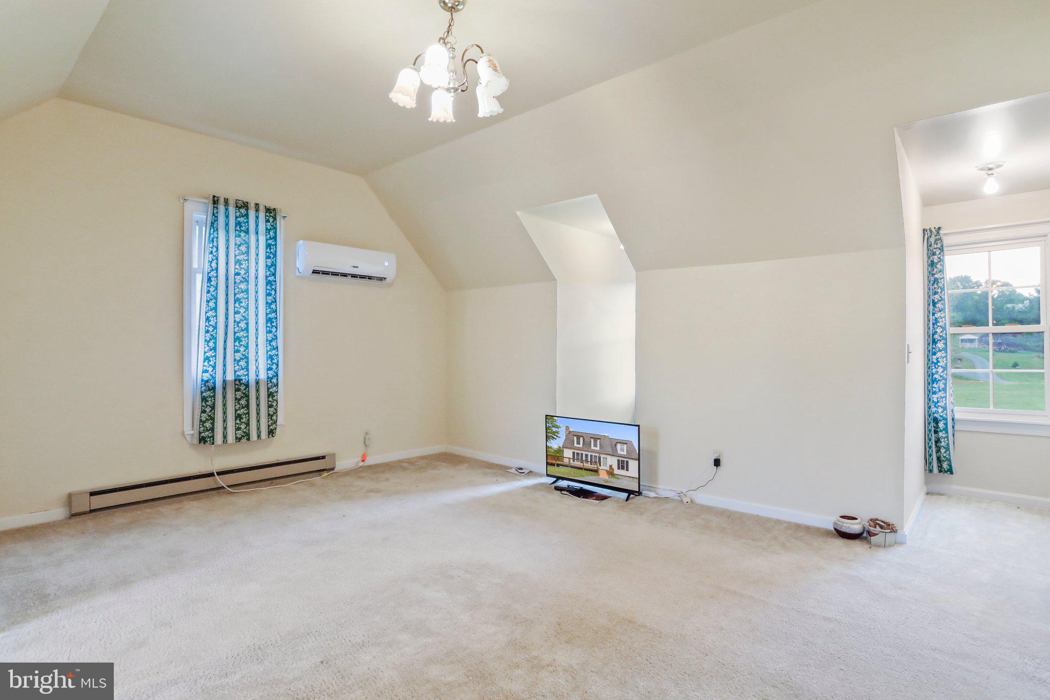 663 Aaron Mountain Road Castleton, VA 22716 - Photo 17 of 43
