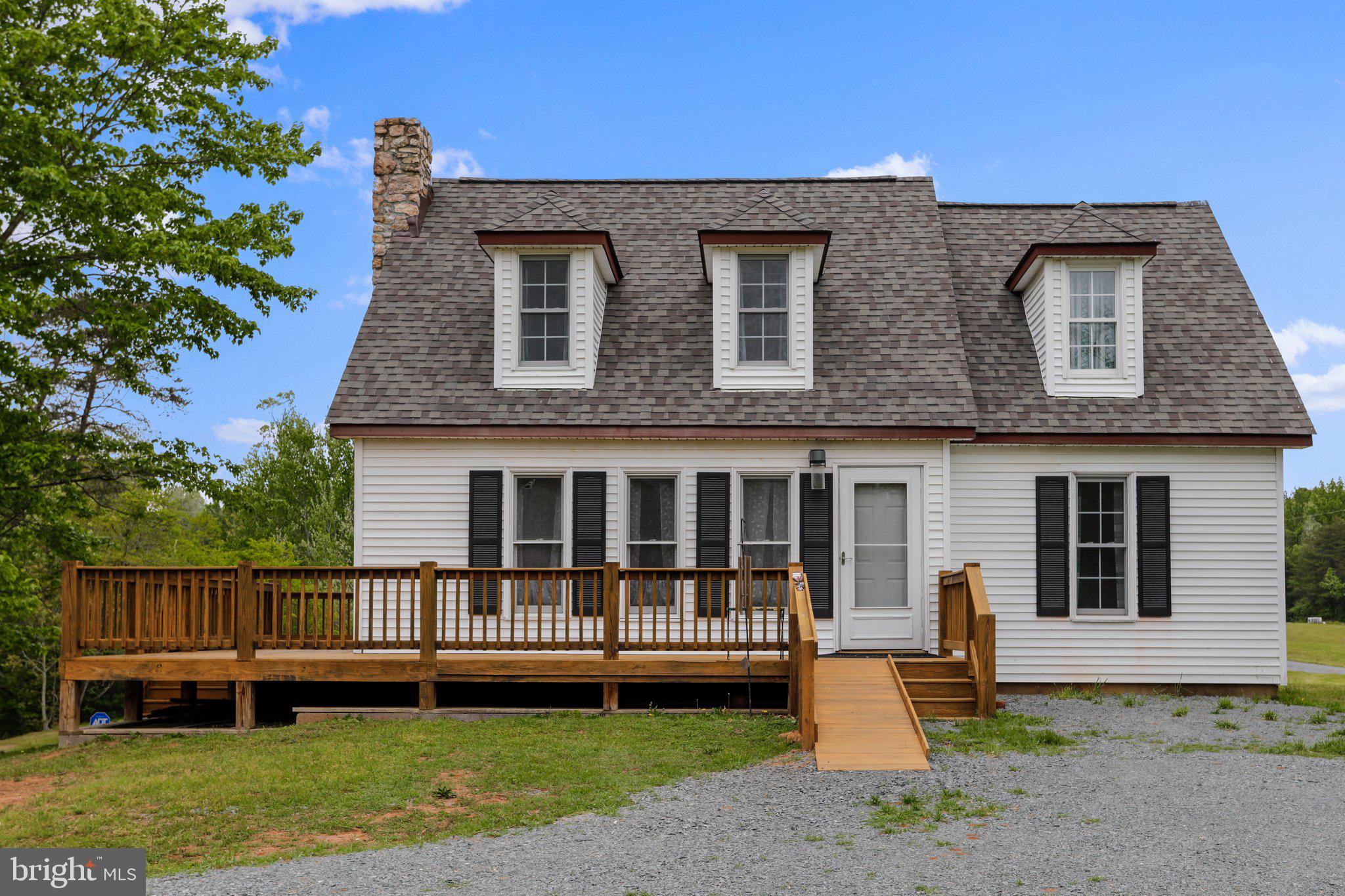 663 Aaron Mountain Road Castleton, VA 22716 - Photo 3 of 43