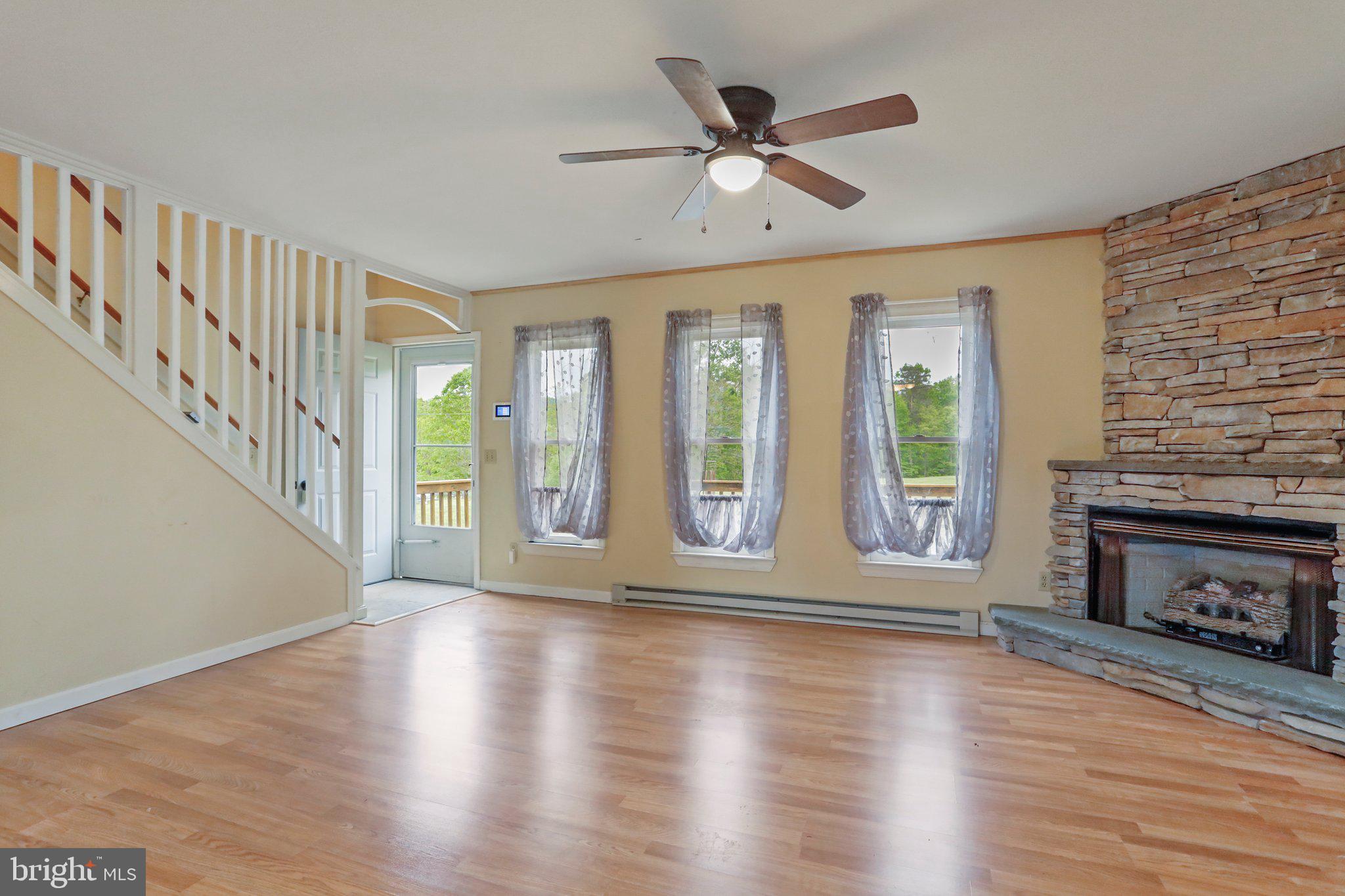663 Aaron Mountain Road Castleton, VA 22716 - Photo 4 of 43