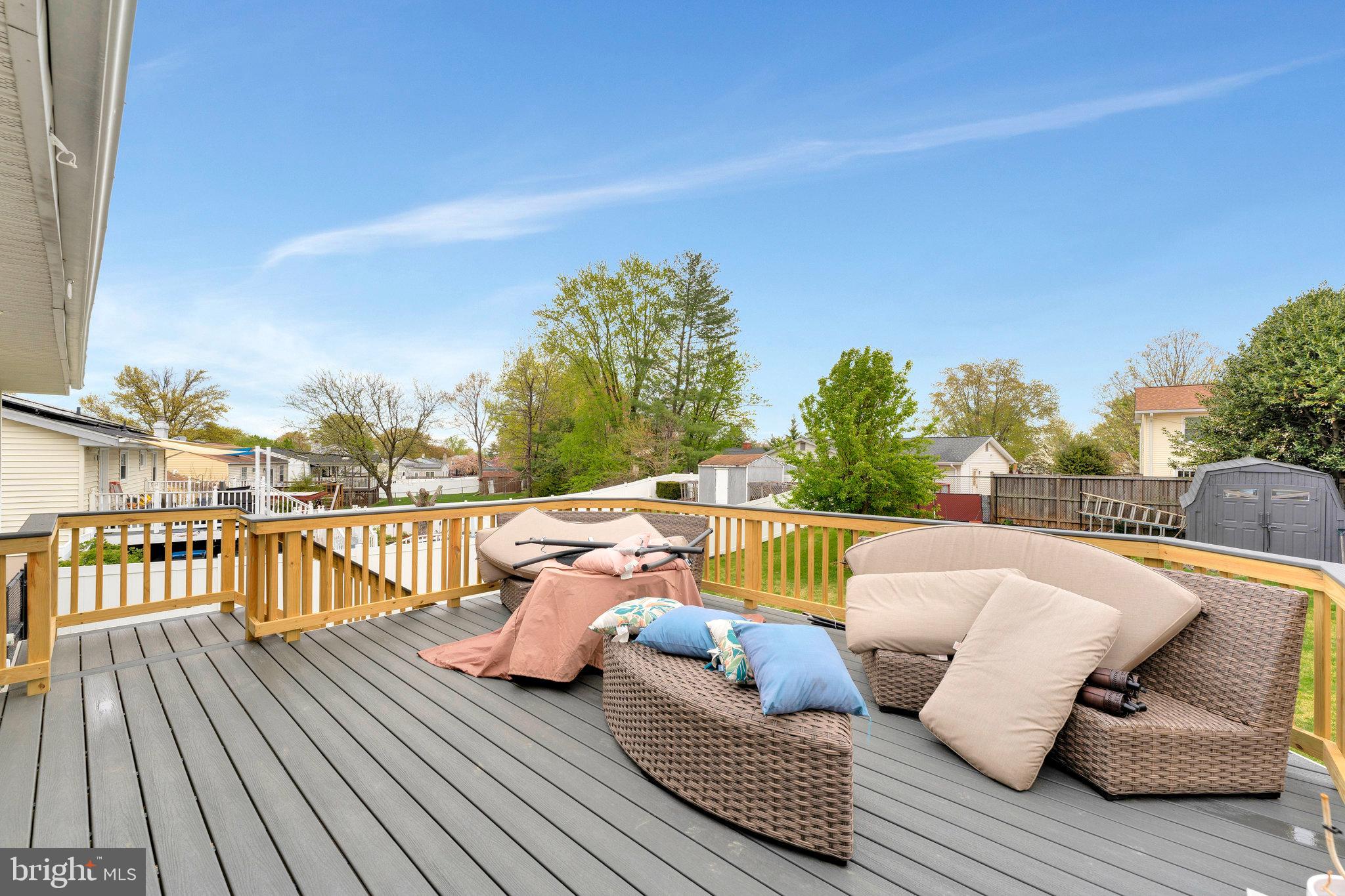 106 North Harrison Road Sterling, VA 20164 - Photo 19 of 23 composite deck
