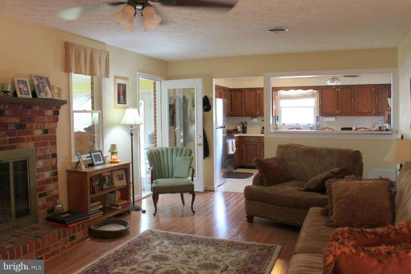 103 Rockbridge Road Stephens City, VA 22655 - Photo 5 of 24 Family Room