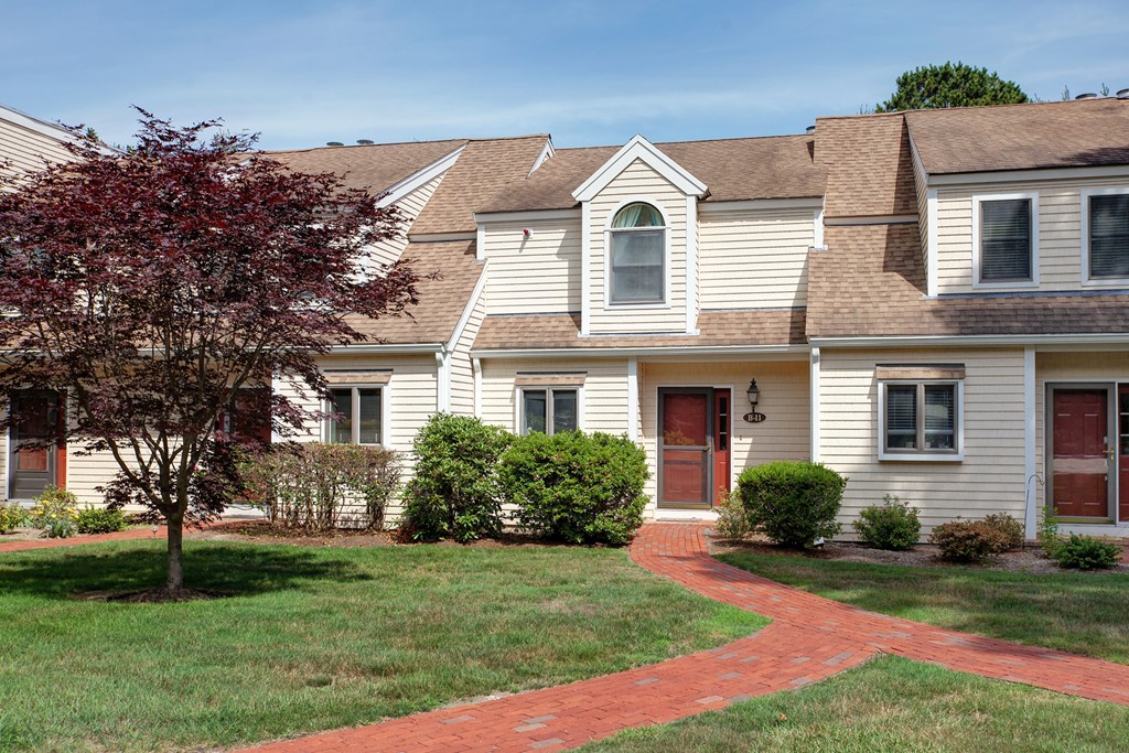 11 Shellback Way, Unit 11 Mashpee, MA 02649 - Photo 3 of 28 Gallery Image 3