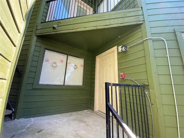 $90,000 | 9831 Walnut Street, Unit P208, Dallas, TX 75243