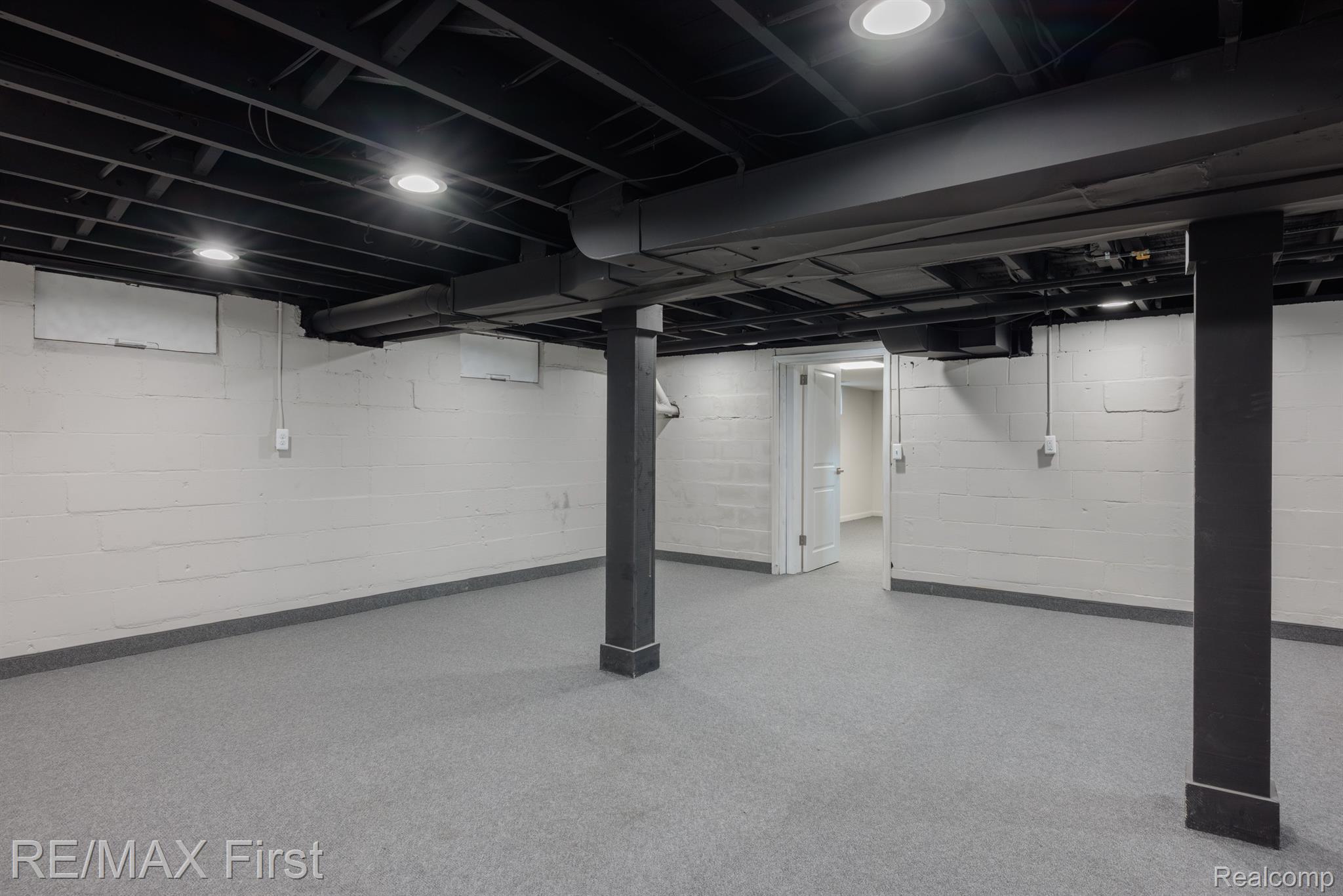 47404 Frederick Road Utica, MI 48317 - Photo 32 of 42 Gallery Image 32
