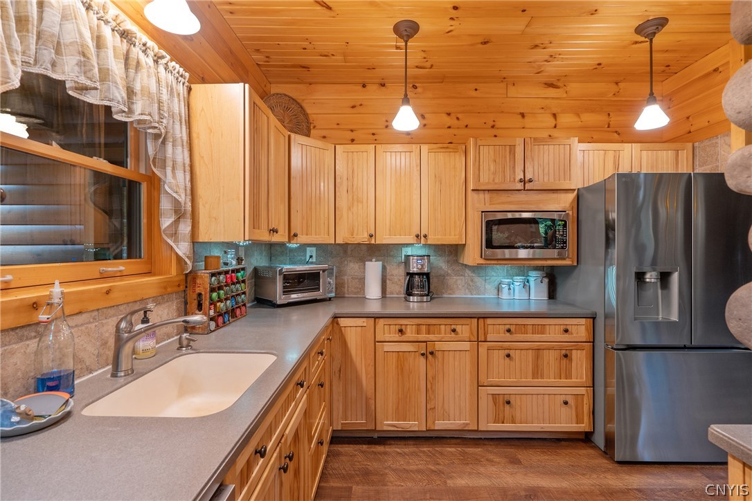 330 Roosevelt Road Constantia, NY 13042 - Photo 9 of 46