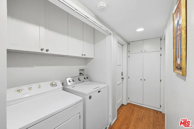 a view of utility room with washer and dryer