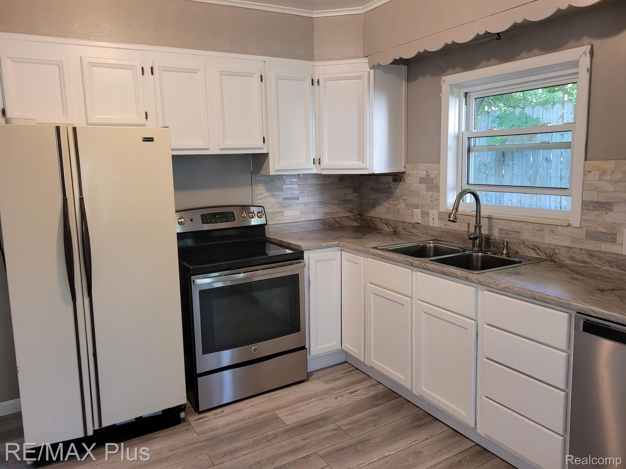 5400 Davison Road Lapeer, MI 48446 - Photo 2 of 21 Gallery Image 2