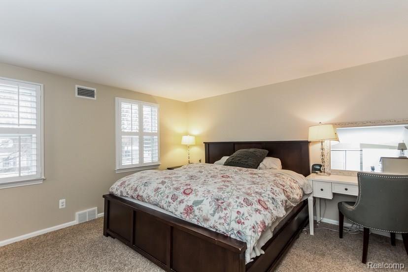 1120 Torrey Road Grosse Pointe, MI 48236 - Photo 18 of 30 022-Master_Bedroom-1414741-mls.jpg