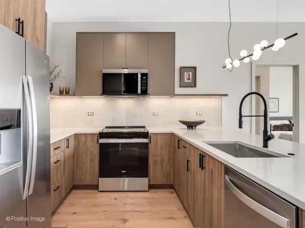 $4,600 | 1257 North Ashland Avenue, Unit 302, Chicago, IL 60622