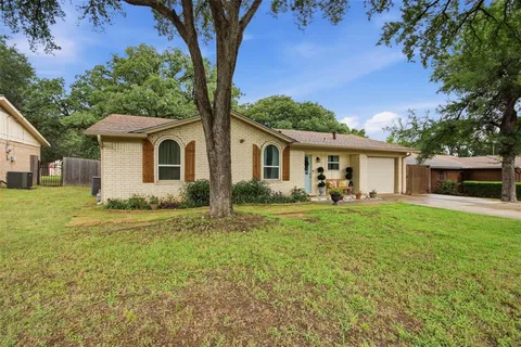 $280,000 | 7121 Crabtree Lane, North Richland Hills, TX 76182