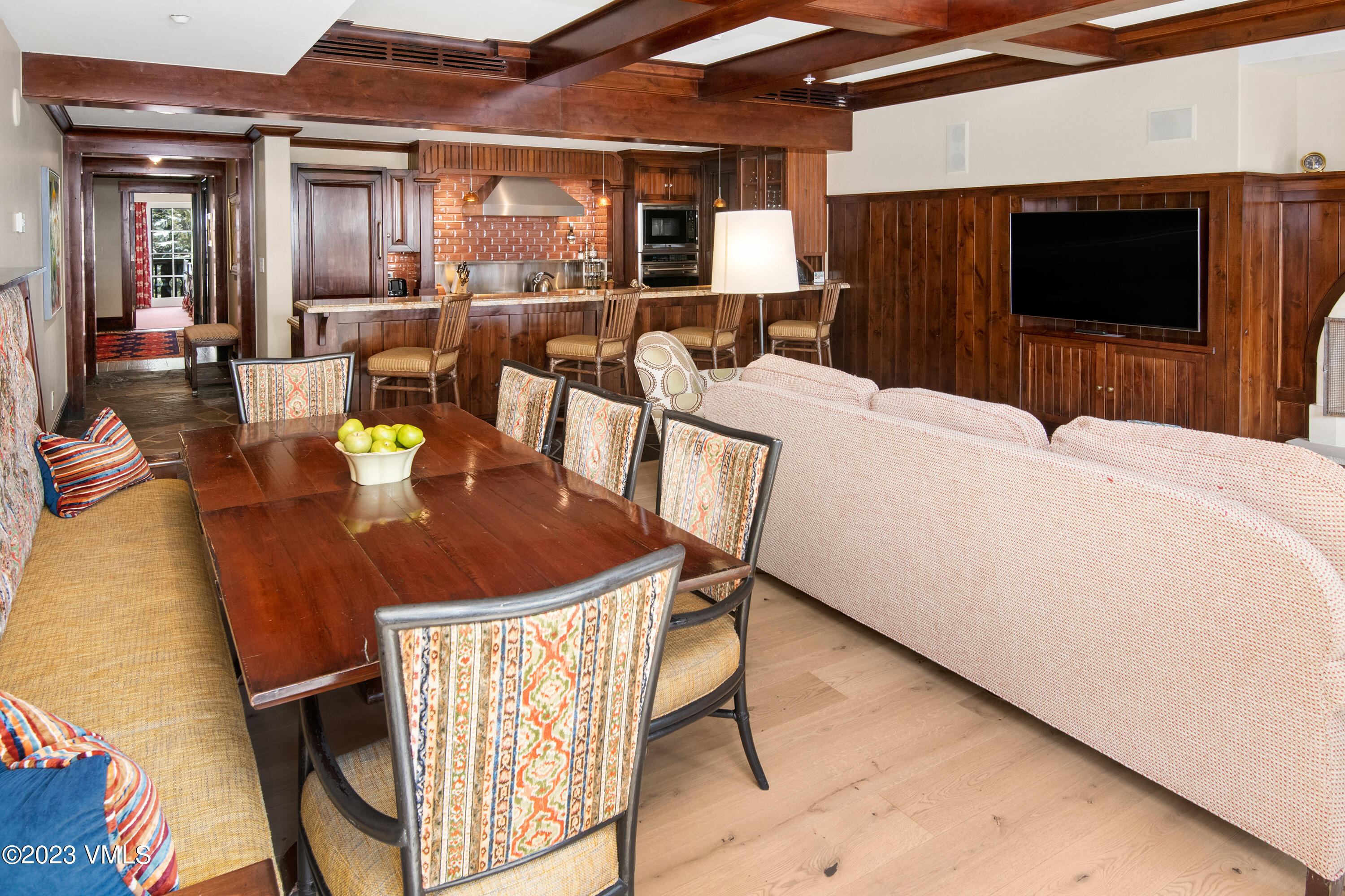 1 Willow Bridge Road, Unit 32F Vail, CO 81657 - Photo 13 of 41 a dinning table and chairs in the patio