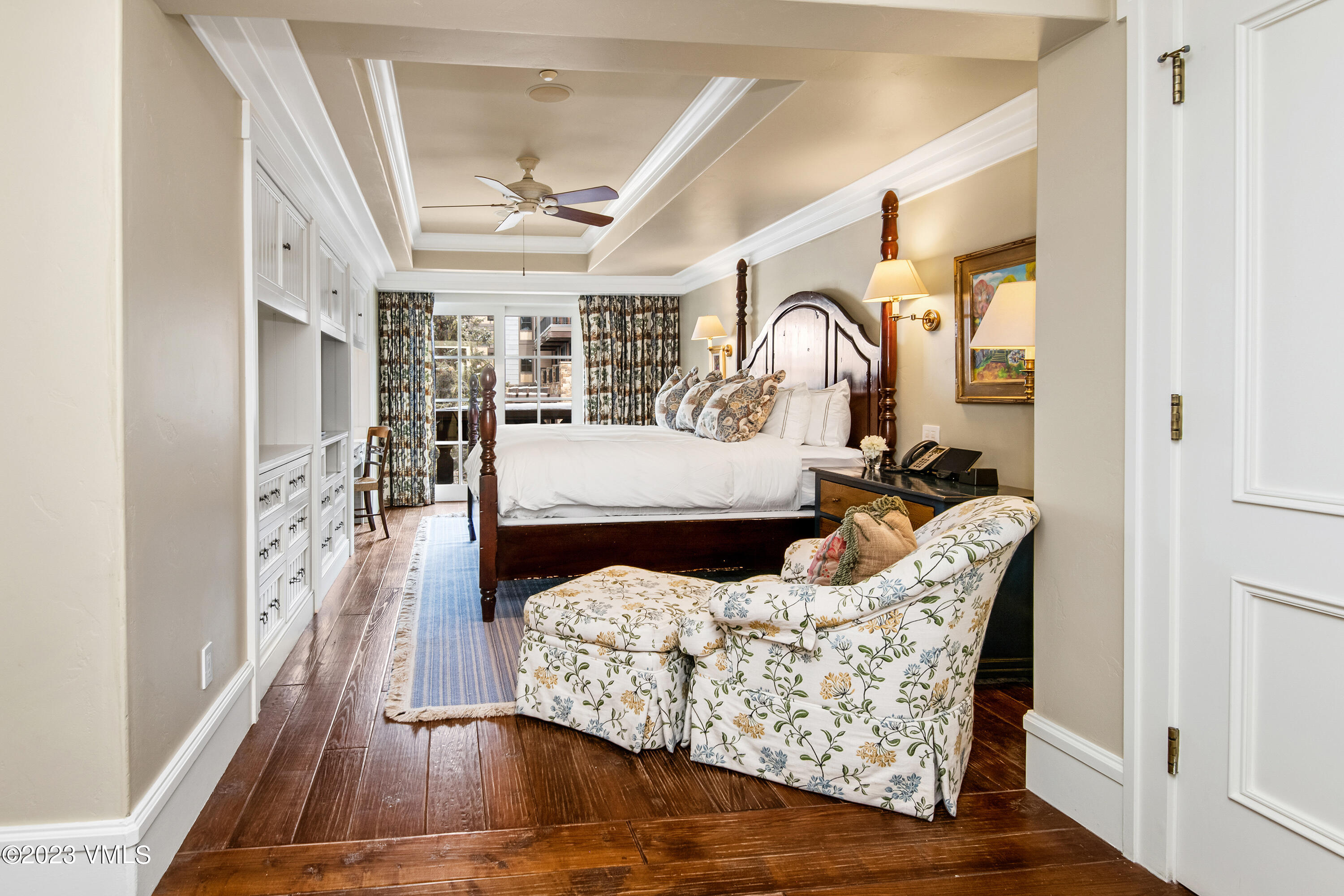 1 Willow Bridge Road, Unit 32F Vail, CO 81657 - Photo 15 of 41 a living room with furniture and a fireplace
