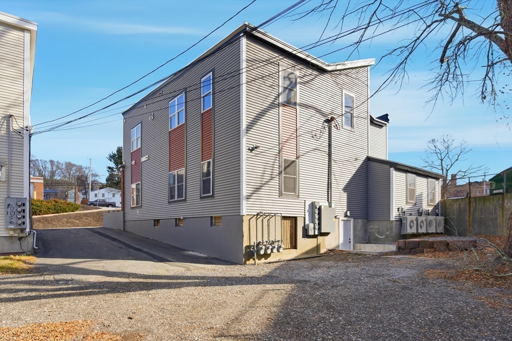 115-117 Mechanic Street, Unit 4 Clinton, MA 01510 - Photo 20 of 27
