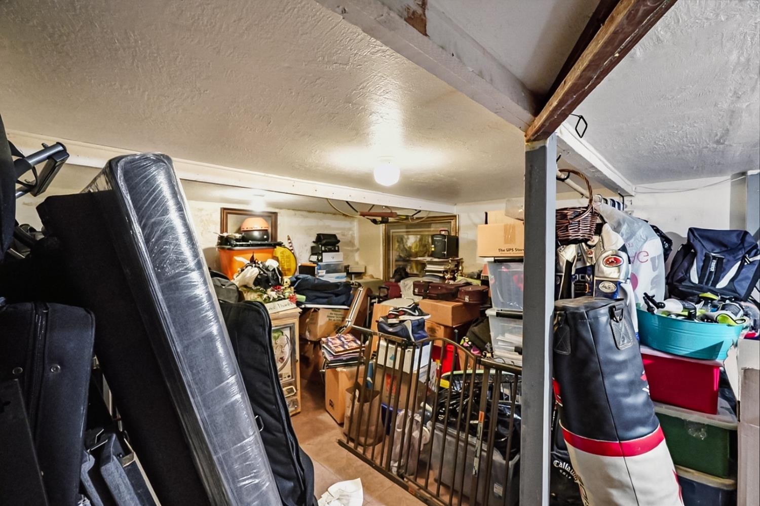 1829 River Road Modesto, CA 95351 - Photo 26 of 44 a view of a interior of room
