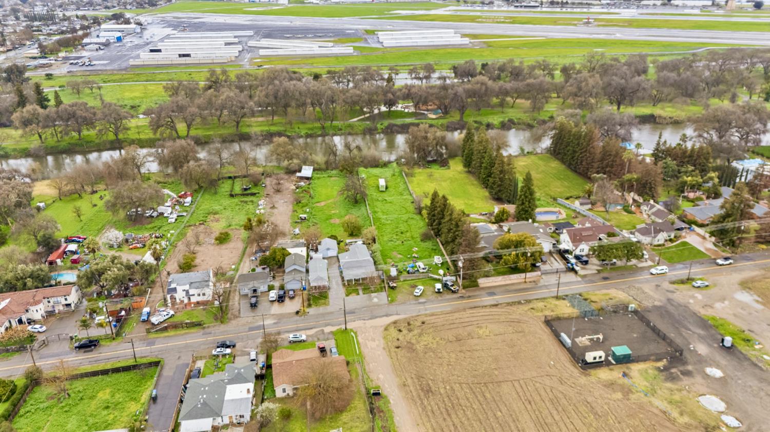 1829 River Road Modesto, CA 95351 - Photo 34 of 44 a view of a city