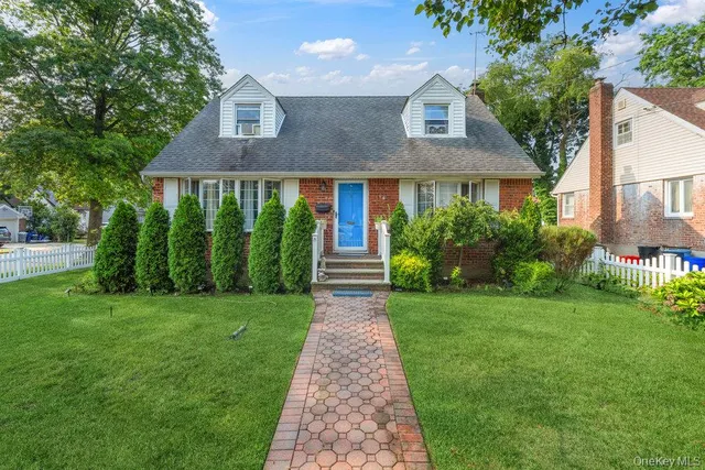 $769,000 | 84 Meyer Avenue, Valley Stream, NY 11580